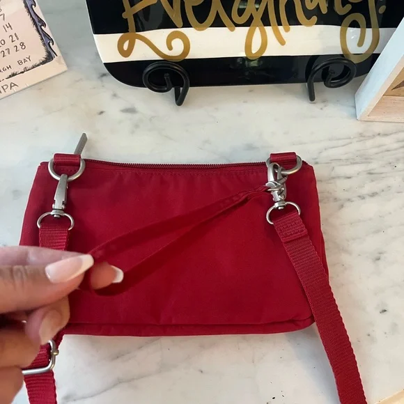 Baggallini Red Crossbody Bag with Multi-Compartment Design EUC - Picture 4 of 6